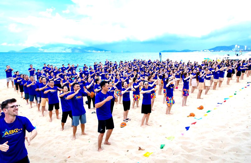 Team Building bãi biển